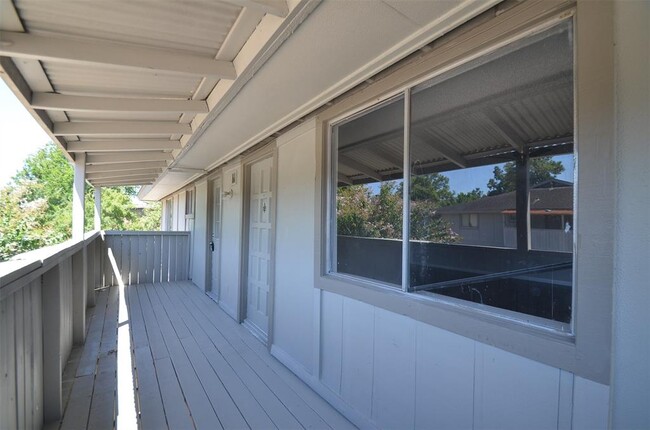 Building Photo - 5650 Birchmont Dr