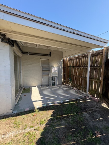 Building Photo - 1211 Friendship Ave