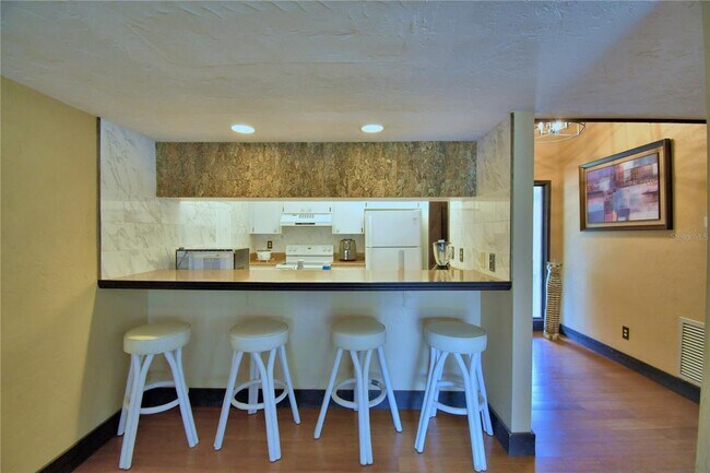 Building Photo - 5027 Sherwood Ln