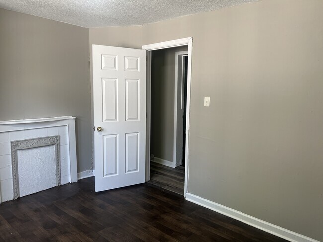 Building Photo - 1409 Bradt St