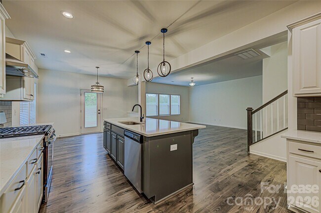 Building Photo - 4020 Beacon Ave