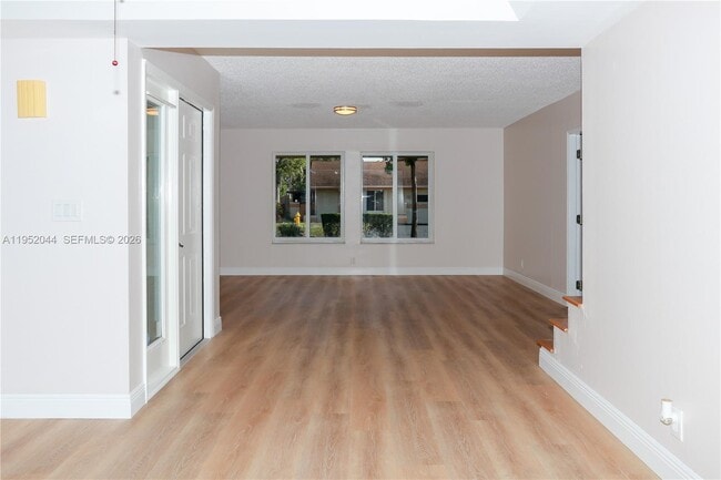 Building Photo - 8320 SW 39th Ct