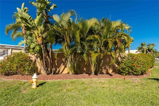 Building Photo - 824 Padua Ln