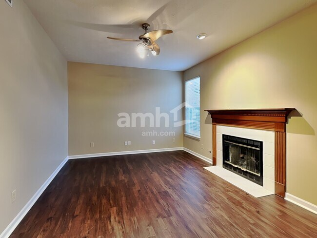 Building Photo - 6527 Sussex Dr