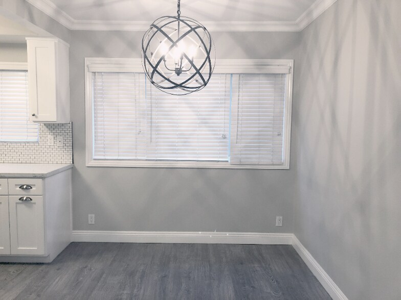Building Photo - 1824 N Gramercy Pl