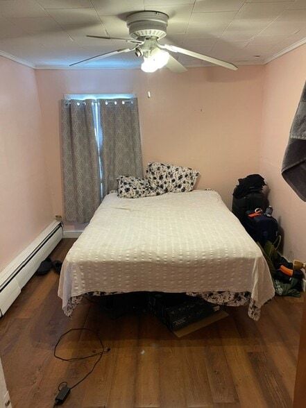 bedroom - 777 Main St