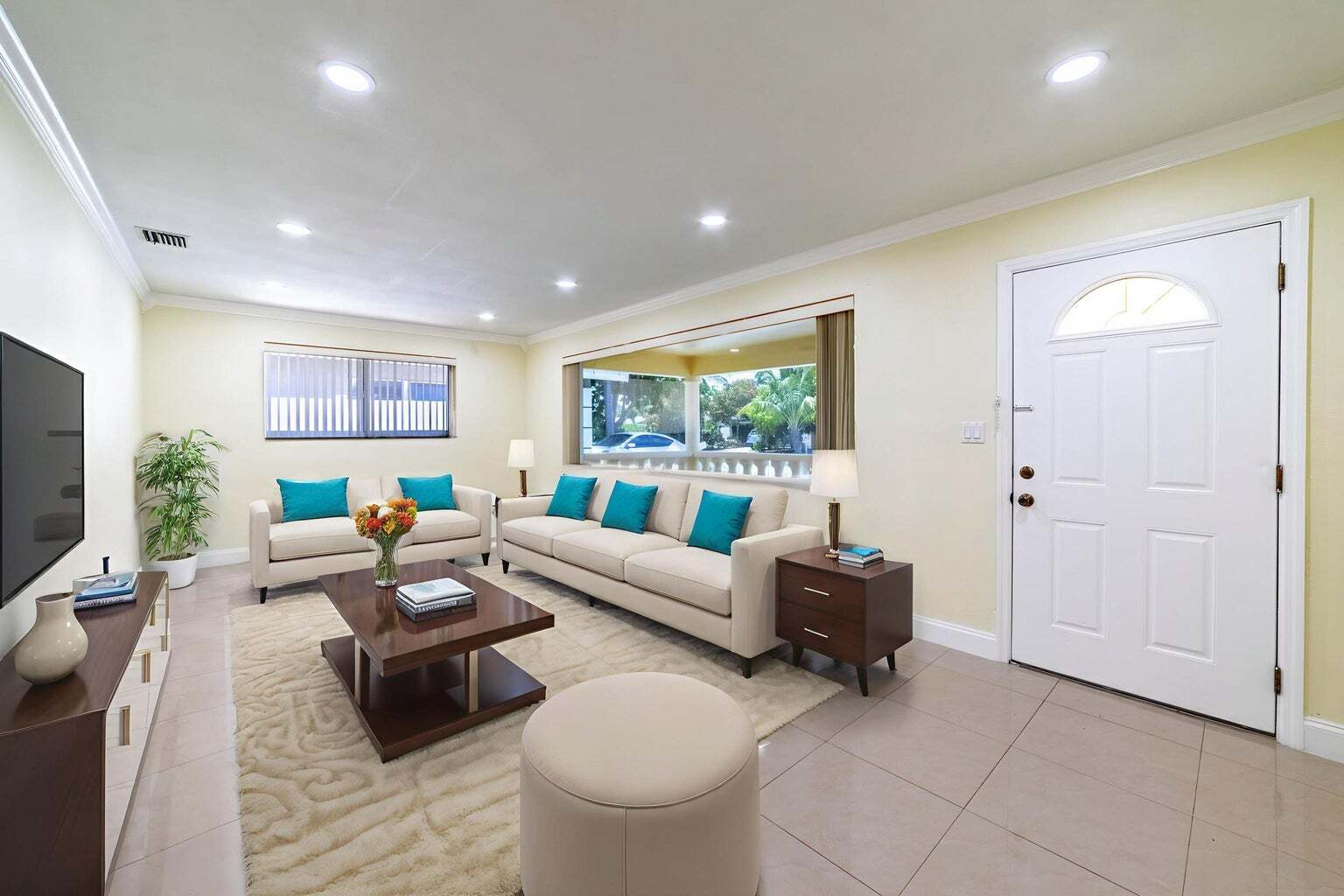 Building Photo - 3730 NE 13th Ter