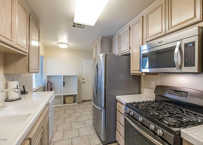 Building Photo - 2418 Manet Ln