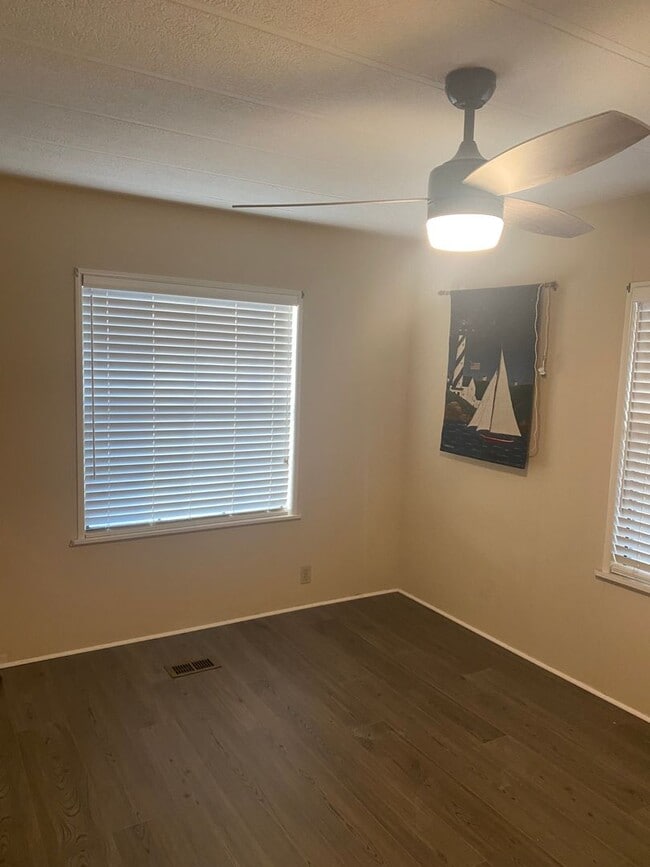 Building Photo - Waterfront 3 bedroom 2 bath