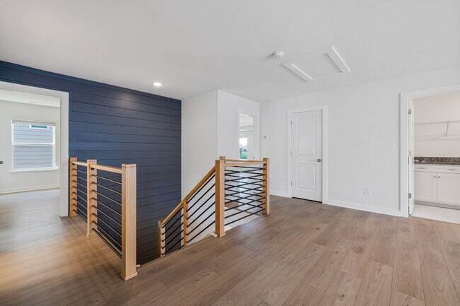 Building Photo - Spacious 5 Bedroom 3 Bath Home in highly sought after Walnut Creek!