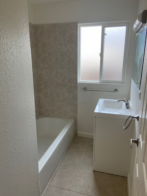 Building Photo - 2910 Knoll Dr