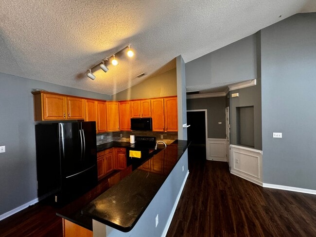 Building Photo - 5406 Ridgedale Dr