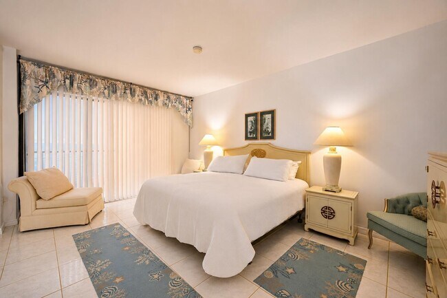 Building Photo - 9900 S Ocean Dr