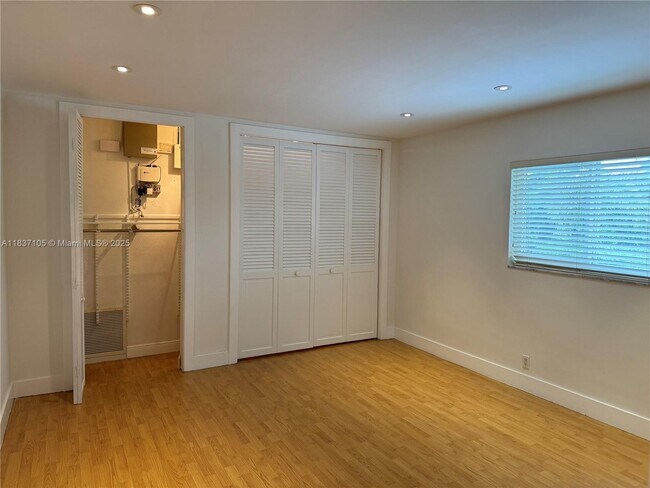 Building Photo - 13250 SW 72nd Ave