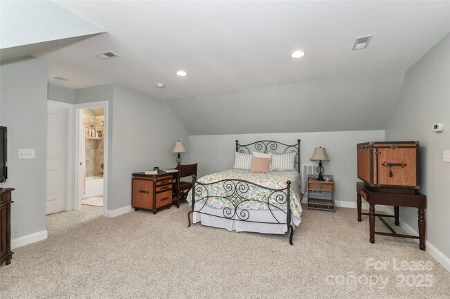 Building Photo - 115 Brawley Point Cir