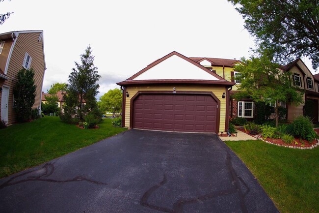 Building Photo - 420 Ascot Ln