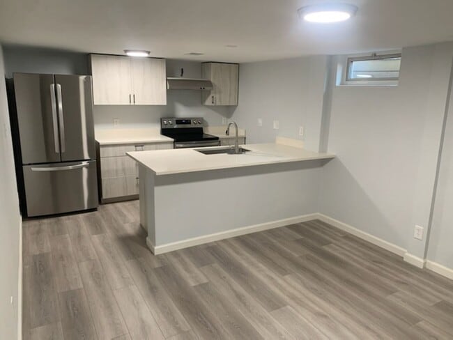 Building Photo - Beautifully Renovated 2 bedroom in Aurora- Near Stanley Marketplace!