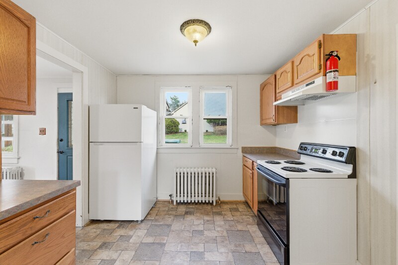 Building Photo - 4 Grandview St