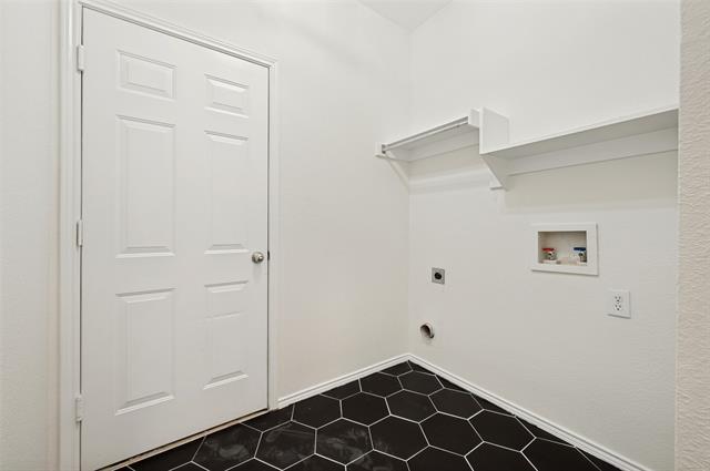 Building Photo - 7086 Richmond Dr