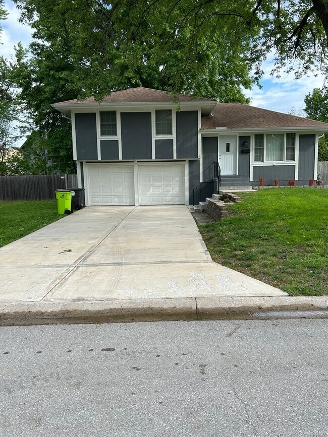 Building Photo - 402 Pacific Dr