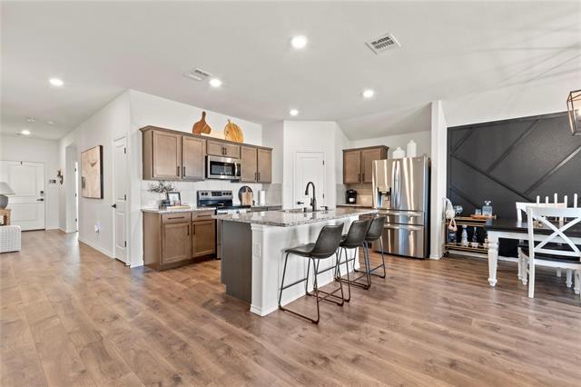 Building Photo - 985 Alton Dr