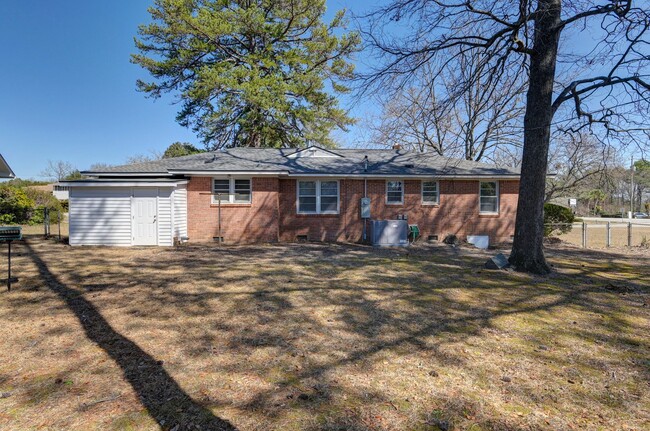 Building Photo - Charming 3-Bed home in Cayce with a spacio...