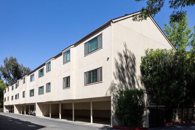 Building Photo - Central Santa Clara Location