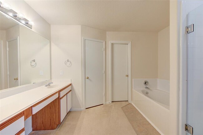Building Photo - 3639 Barkers Crossing Ave