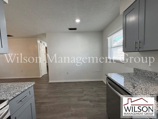 Building Photo - 2210 Musselwhite Ave