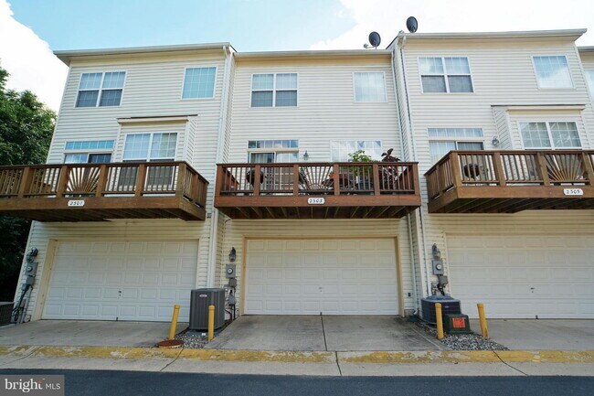 Building Photo - 2303 Huntington Station Ct