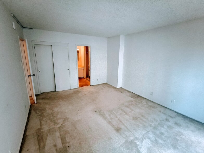 Primary Bedroom - 5500 Friendship Blvd