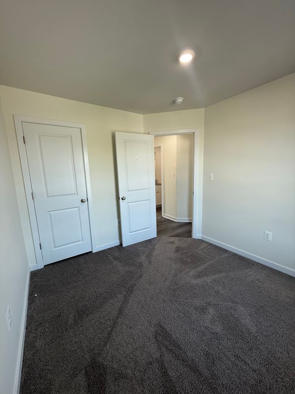 Building Photo - 28 Marineris Cir