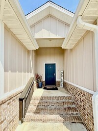 Building Photo - 8090 Silver Maple Dr