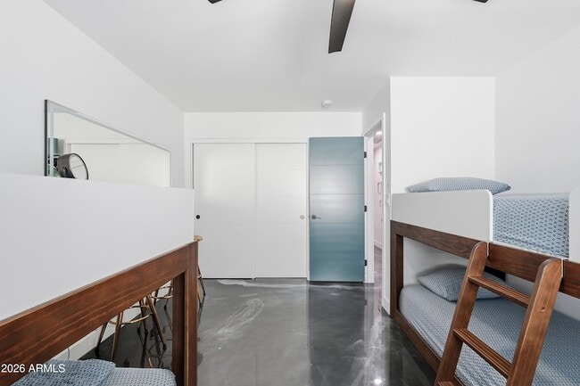 Building Photo - 2812 N 71st Pl