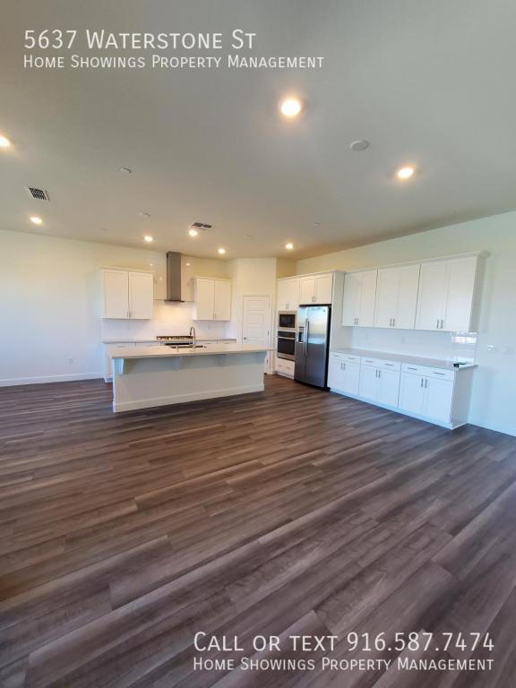 Building Photo - 5637 Waterstone St