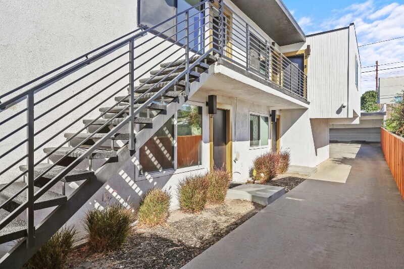 Building Photo - 2814 Sichel St