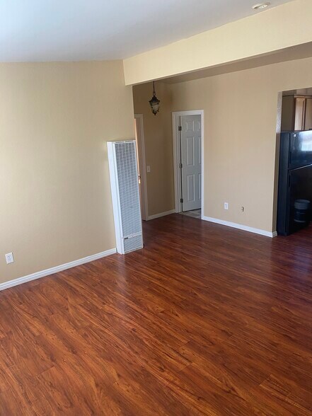 Building Photo - 837 S Gordon St