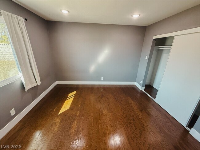 Building Photo - 2580 E Hacienda Ave