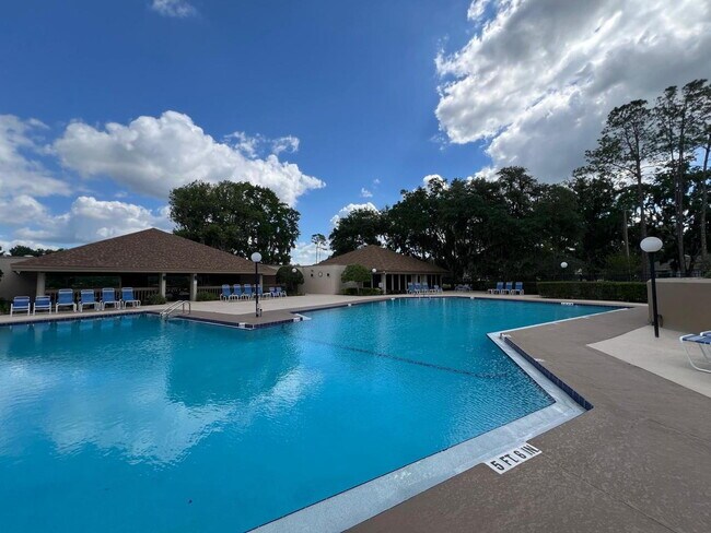 Building Photo - Beautiful 3 BD 2 BATH Home in Gated Community