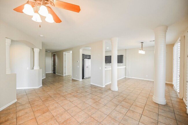 Building Photo - Beautiful 2 bd/2 bath condo in luxury gated Summerlin community ON TPC GOLF COURSE