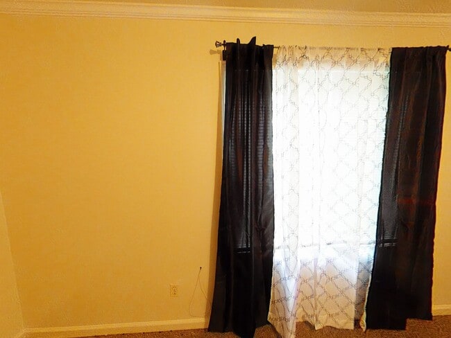 Building Photo - 1 Bedroom, 1 Bathroom Condo Rental in Hamp...
