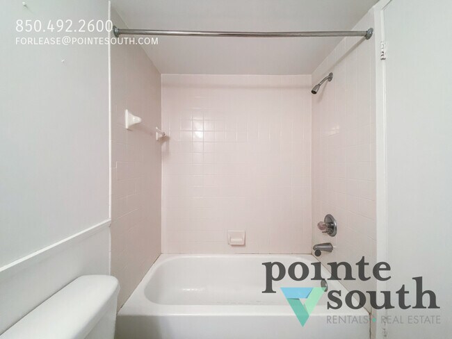 Building Photo - 14100 River Rd