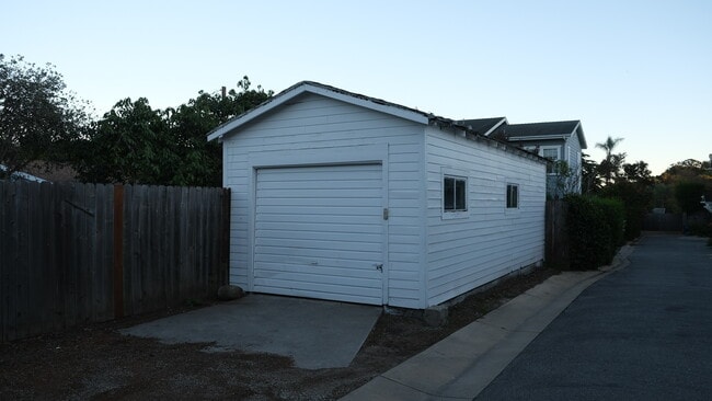 Building Photo - 509 Coronel Pl