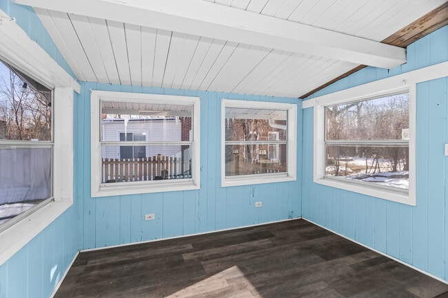 Building Photo - 537 County Line Rd