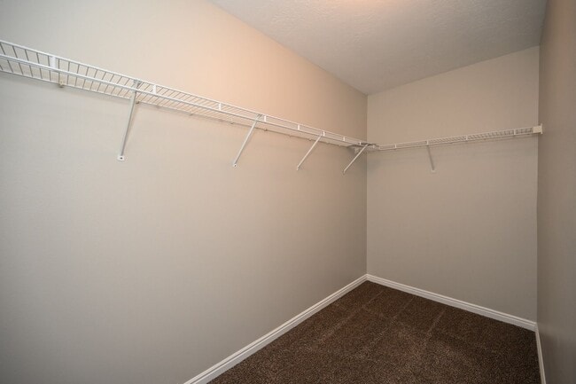 Building Photo - Beautiful 3 Bedroom Condo in Amazing Locat...
