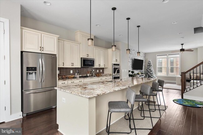 Building Photo - 44735 Medway Ter