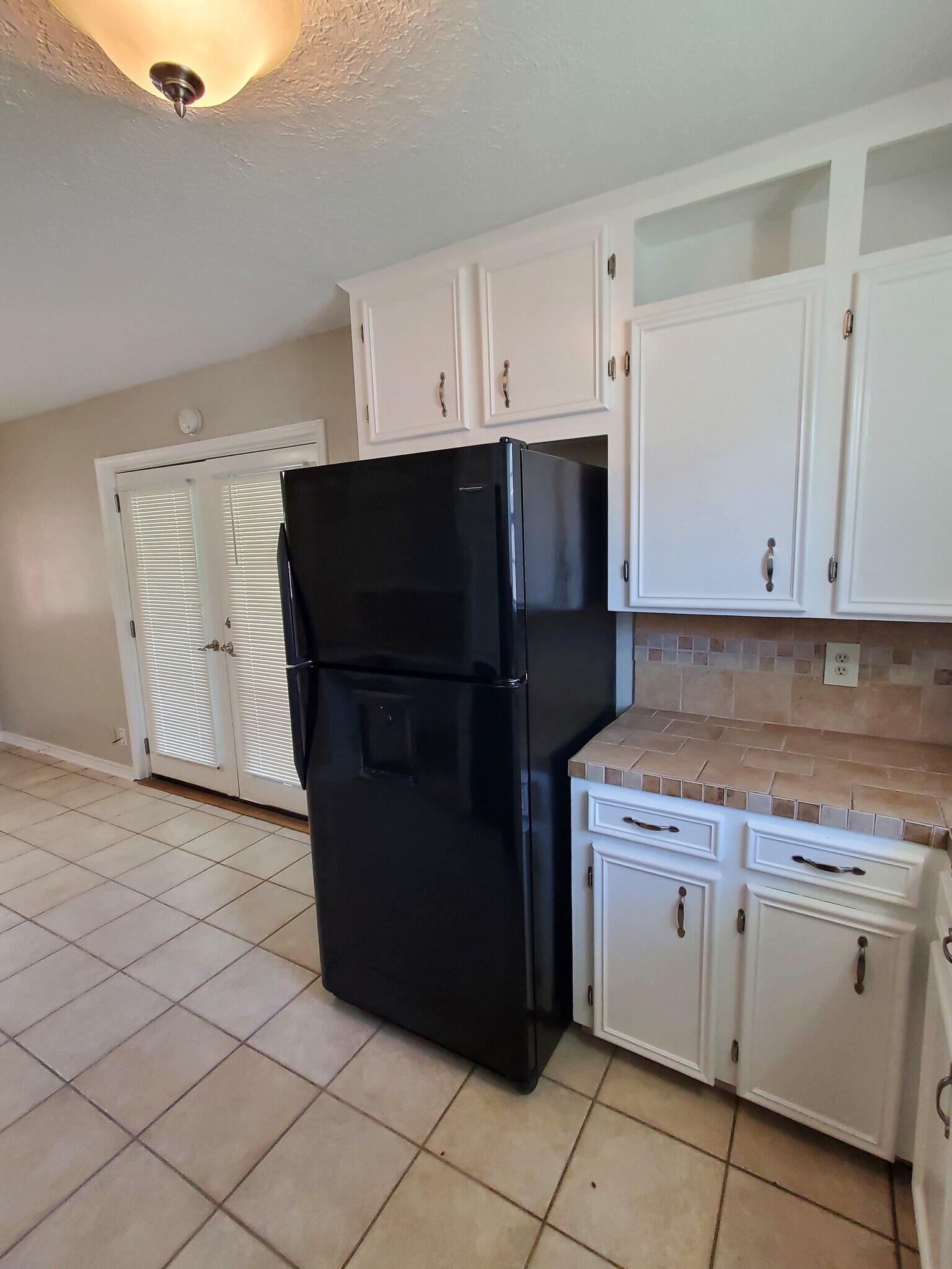 Building Photo - 4805 Lawndale Ave