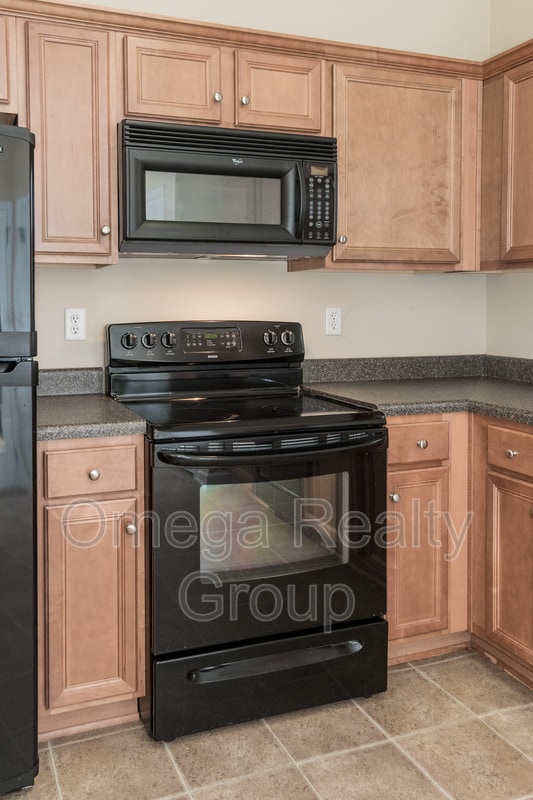 Building Photo - 4474 Fairmont Dr