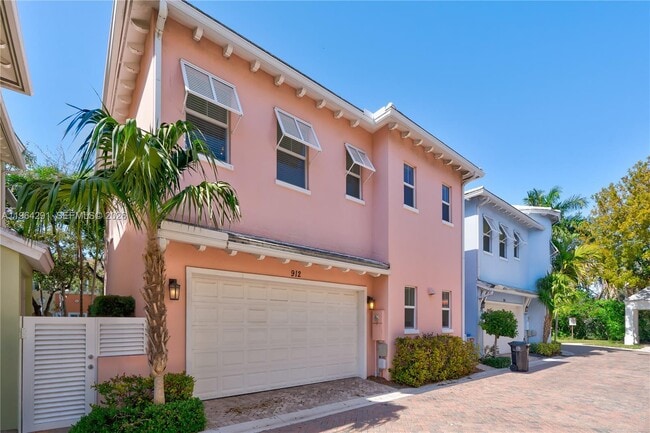 Building Photo - 912 NE 17th Way