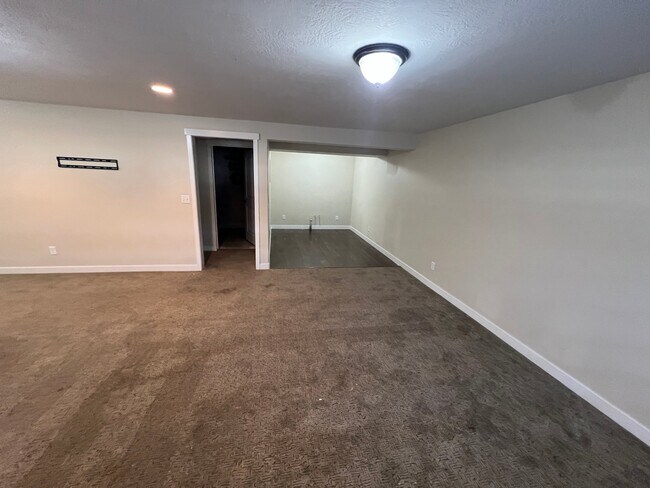 Building Photo - 978 Freedom Point Way